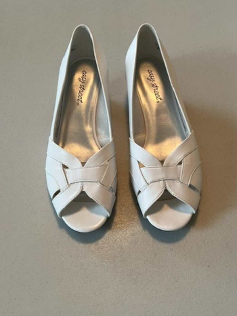 Easy Street Medium Heels White 8.5 Wide